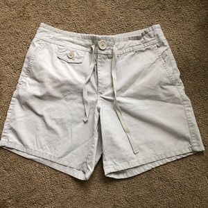 Old Navy khaki shorts EUC